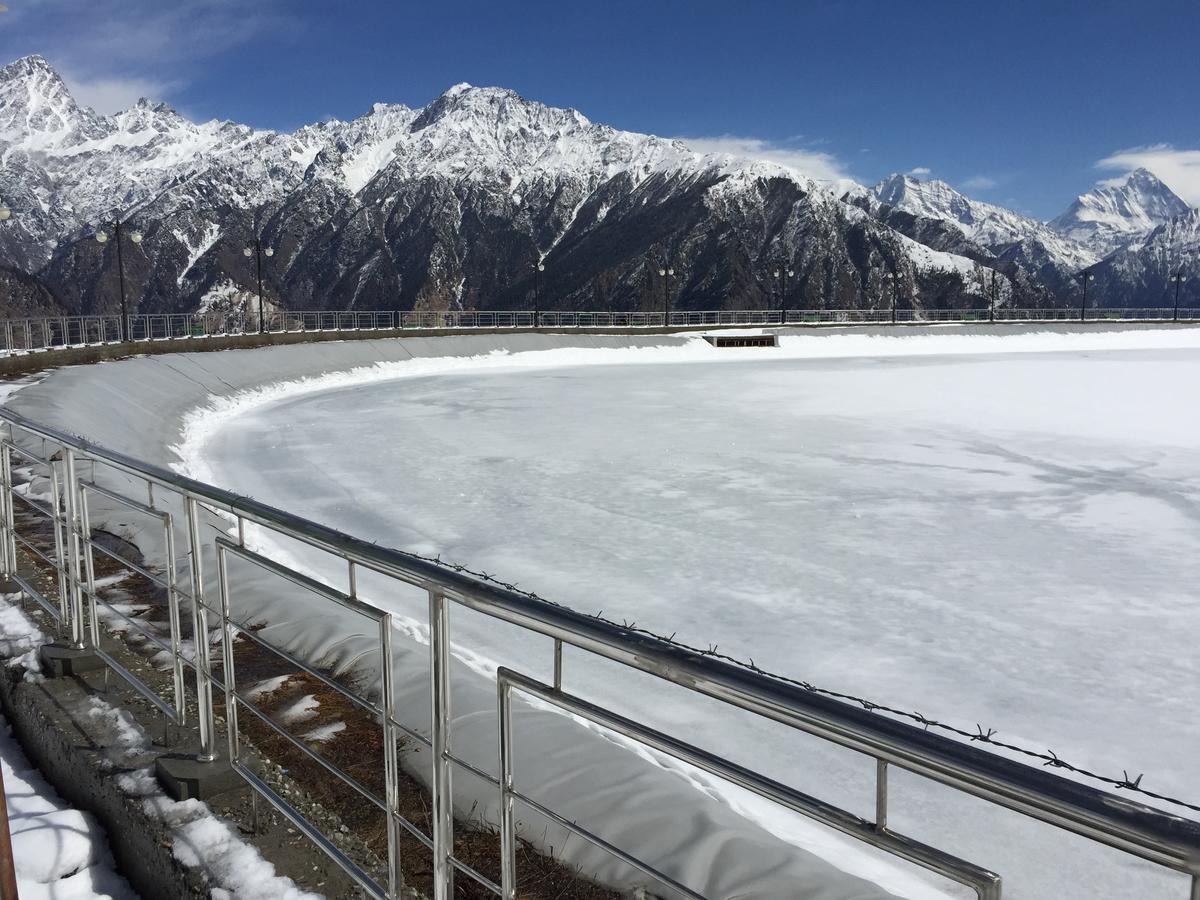 Clifftop Club Auli Joshīmath Zewnętrze zdjęcie