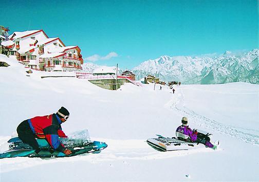 Clifftop Club Auli Joshīmath Zewnętrze zdjęcie